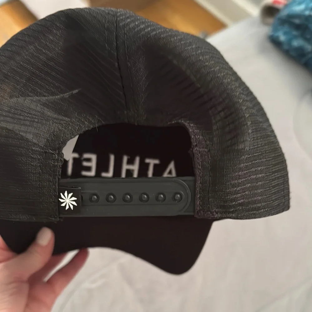 NWT Women’s Athleta Classic Black Cap, cute on ! - Picture 2 of 6